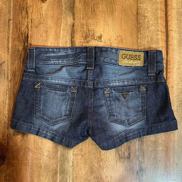 Guess Denim Shorts. Size 26. Like New! 2.5 inch inseam Women’s or Junior’s. - Picture 2 of 8
